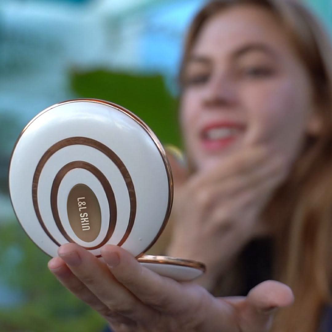 UVMagic Sunscreen Coverage Reveal Mirror
